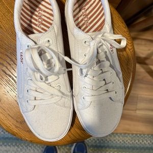 Taos Ladies Tennis Shoes